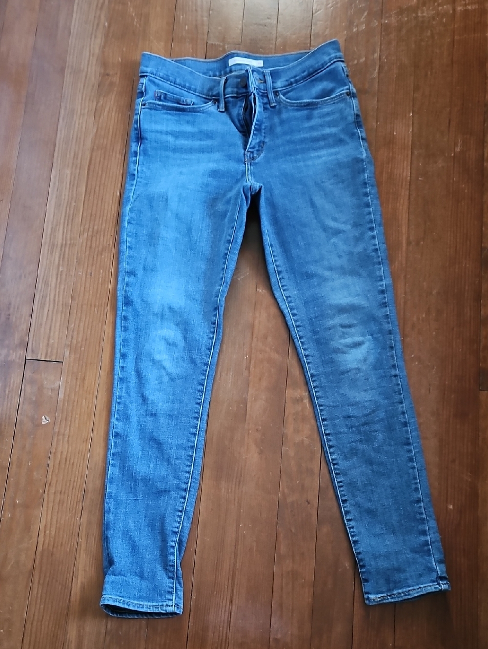 Levi 311 Shaping Skinny Jean